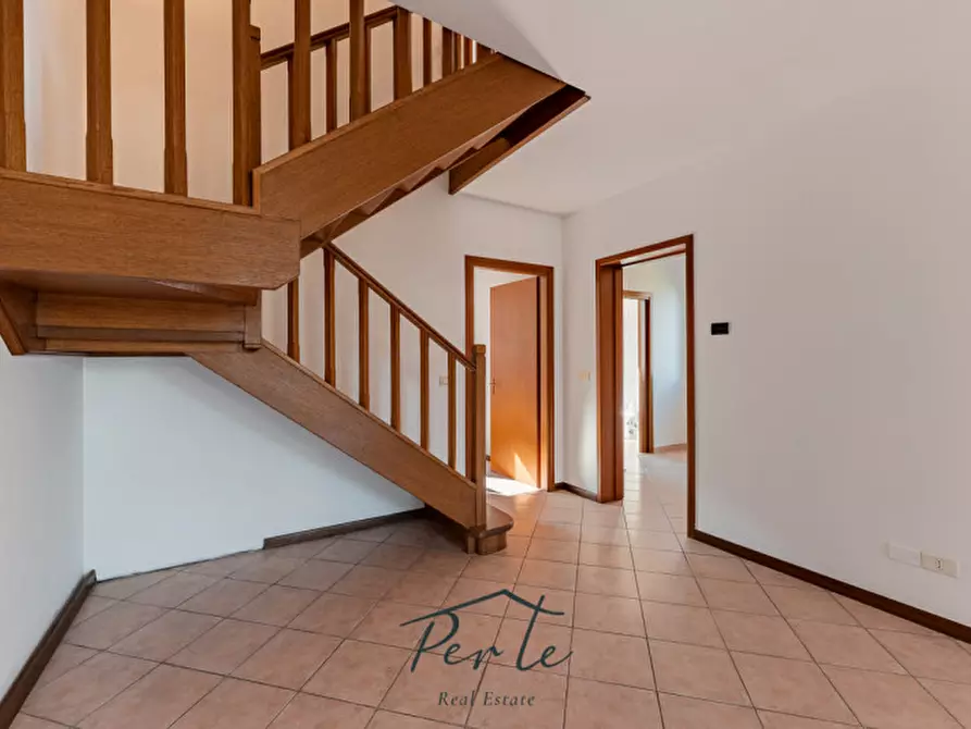 Immagine 8 di Villetta a schiera in vendita  in Via Andrea Mantegna 73 a Curtatone