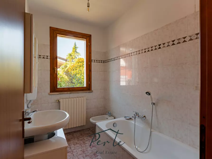 Immagine 19 di Villetta a schiera in vendita  in Via Andrea Mantegna 73 a Curtatone