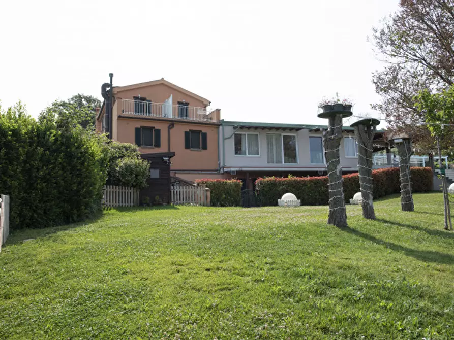 Immagine 2 di Bed & Breakfast in vendita  in Via Piani d'Aspio a Sirolo