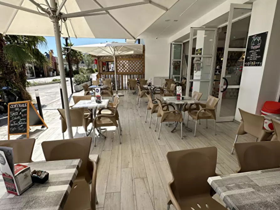 Immagine 3 di Attività commerciale in vendita  a Rimini