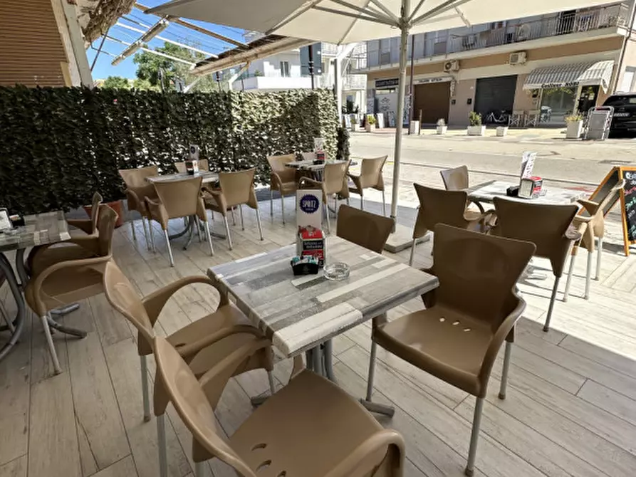 Immagine 5 di Attività commerciale in vendita  a Rimini