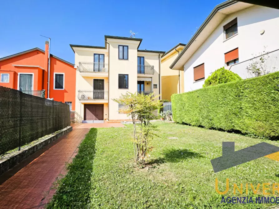 Immagine 3 di Casa bifamiliare in vendita  in via caltana 230 a Campodarsego