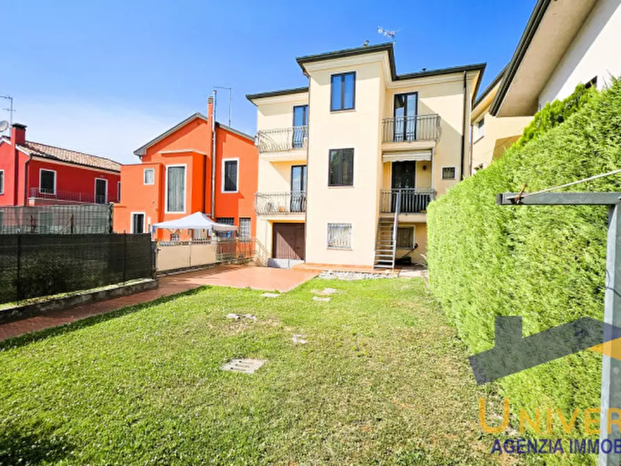 Immagine 4 di Casa bifamiliare in vendita  in via caltana 230 a Campodarsego