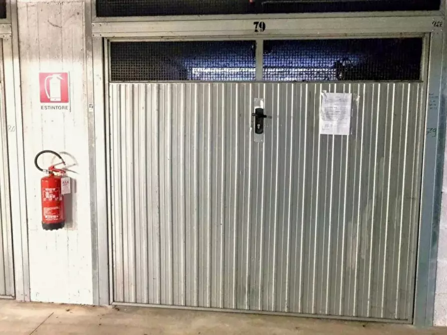 Immagine 1 di Posto auto in vendita  in Via Casilina, 00133 Roma RM, Italia a Roma