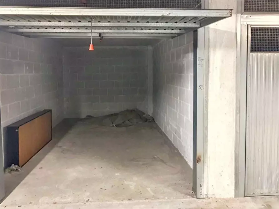 Immagine 1 di Posto auto in vendita  in Via Casilina, 00133 Roma RM, Italia a Roma