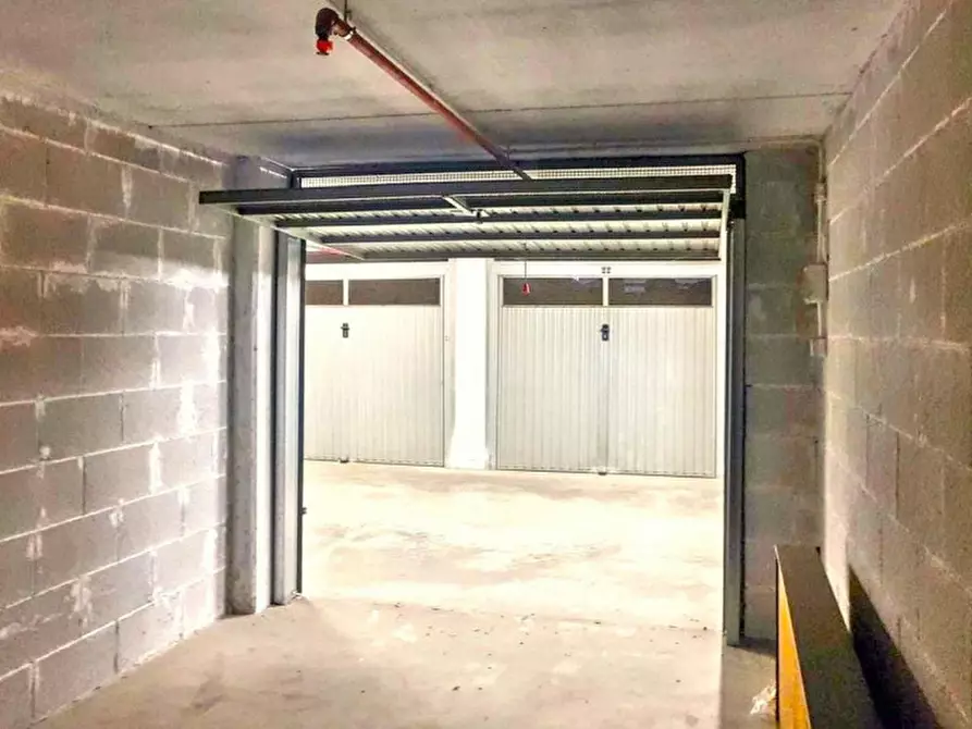 Immagine 3 di Posto auto in vendita  in Via Casilina, 00133 Roma RM, Italia a Roma