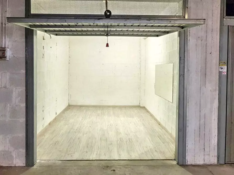 Immagine 1 di Posto auto in vendita  in Via Casilina, 00133 Roma RM, Italia a Roma