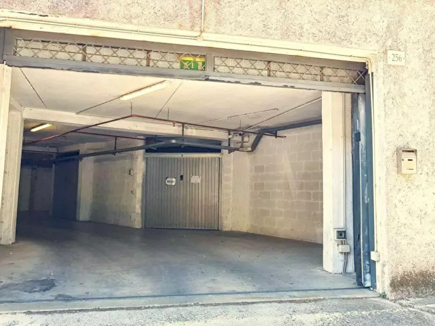 Immagine 2 di Posto auto in vendita  in Via Casilina, 00133 Roma RM, Italia a Roma