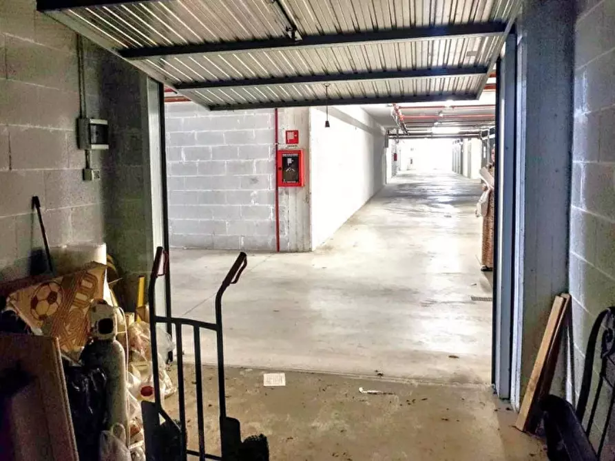 Immagine 3 di Posto auto in vendita  in Via Casilina, 00133 Roma RM, Italia a Roma