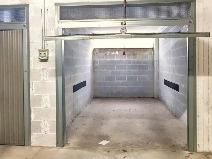 Immagine 1 di Posto auto in vendita  in Via Casilina, 00133 Roma RM, Italia a Roma