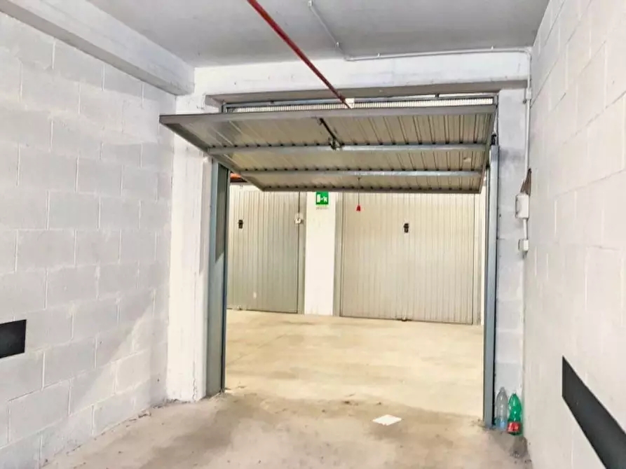 Immagine 3 di Posto auto in vendita  in Via Casilina, 00133 Roma RM, Italia a Roma