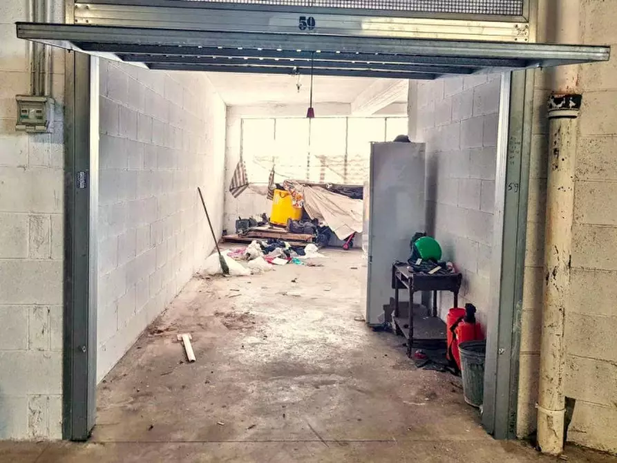 Immagine 1 di Posto auto in vendita  in Via Casilina, 00133 Roma RM, Italia a Roma