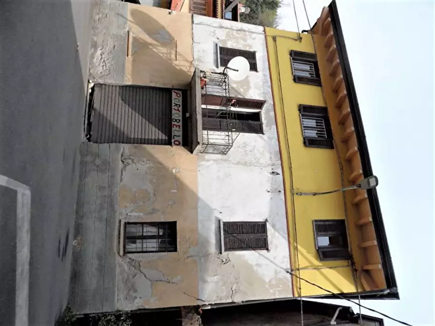 Immagine 1 di Appartamento in vendita  in Via Ventiquattro Maggio  18 - 21030 Cuveglio (VA) a Cuveglio