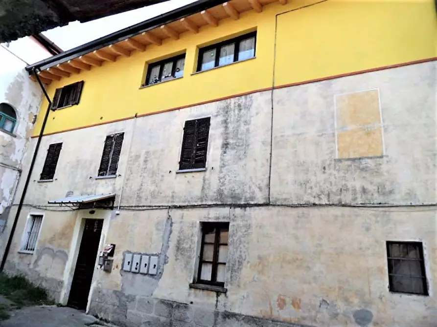 Immagine 17 di Appartamento in vendita  in Via Ventiquattro Maggio  18 - 21030 Cuveglio (VA) a Cuveglio