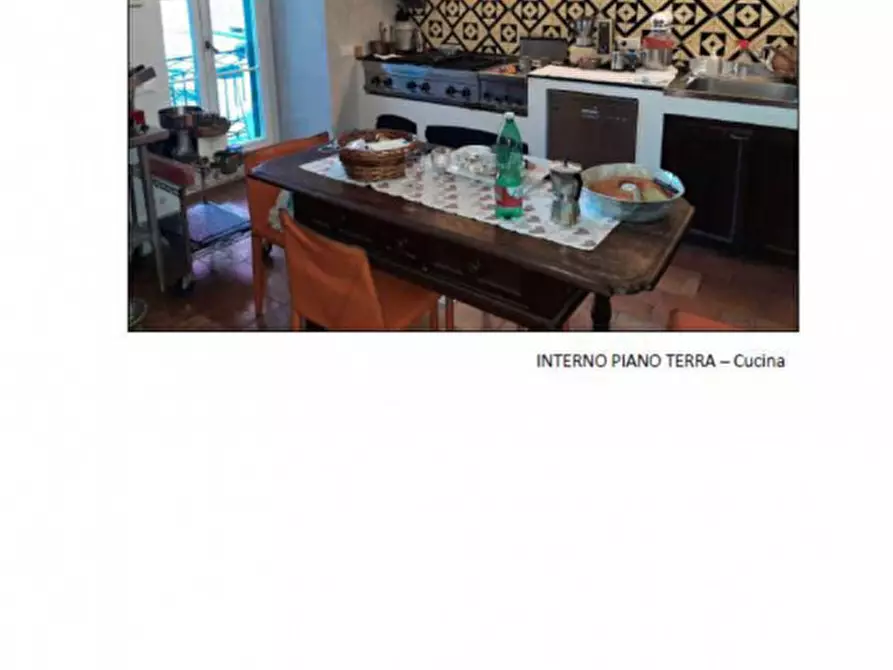 Immagine 1 di Appartamento in vendita  in Via Del Marziano 5 - 80123 Napoli (NA) a Napoli