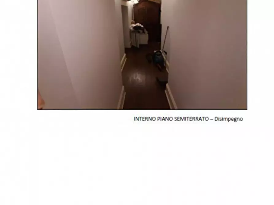 Immagine 12 di Appartamento in vendita  in Via Del Marziano 5 - 80123 Napoli (NA) a Napoli