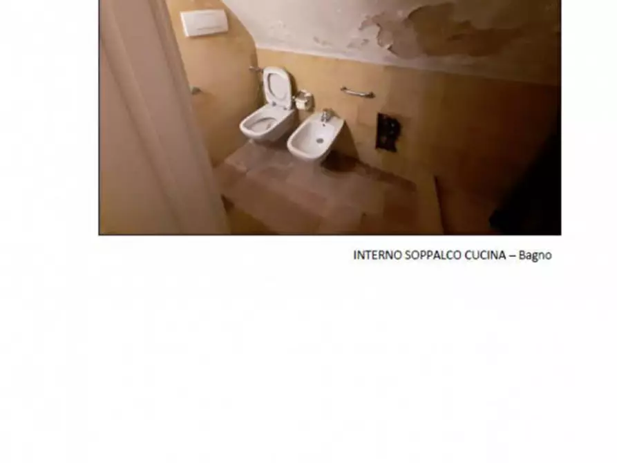 Immagine 16 di Appartamento in vendita  in Via Del Marziano 5 - 80123 Napoli (NA) a Napoli