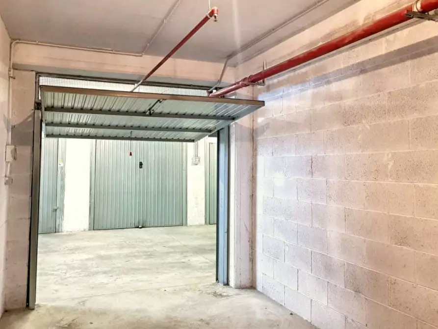 Immagine 3 di Posto auto in vendita  in Via Casilina, 00133 Roma RM, Italia a Roma