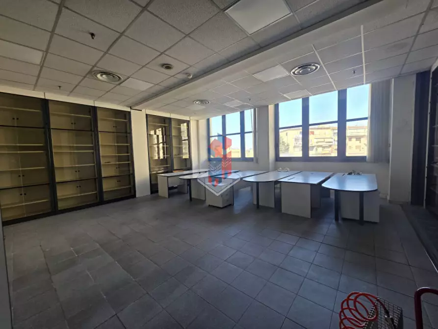 Immagine 6 di Ufficio in affitto  in CENTRO MERCATO 2 - VIA FERRANTE IMPARATO 198 a Napoli