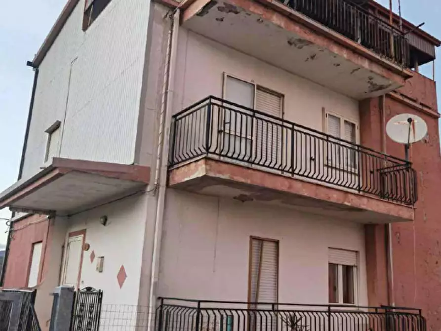 Immagine 10 di Appartamento in vendita  in Via Duca Amedeo  D Aosta 3 - 87061 Campana (CS) a Campana