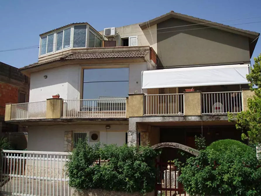 Immagine 1 di Appartamento in vendita  in Via Tito Livio 22 - 95041 Caltagirone (CT) a Caltagirone