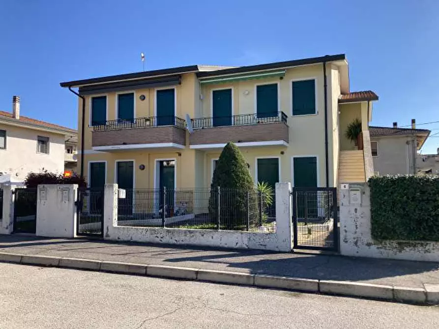 Immagine 1 di Appartamento in vendita  in Via Ugo Foscolo 6 - 36048 Barbarano Mossano (VI) a Barbarano Mossano