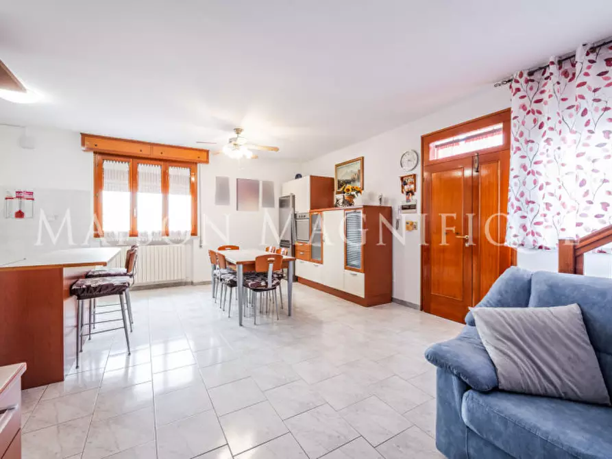 Immagine 5 di Casa bifamiliare in vendita  in via giovanni venturini a Lagosanto