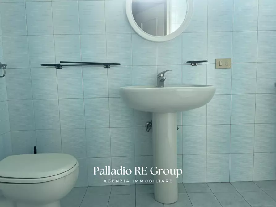 Immagine 17 di Ufficio in vendita  in borgo casale a Vicenza