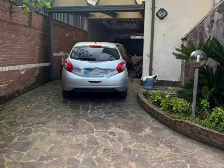 Immagine 3 di Villa in vendita  in Via Platone n 4 - 80100 Villa di Briano (CE) a Villa Di Briano