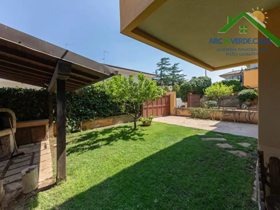 Immagine 1 di Villa in vendita  a Campobello Di Licata