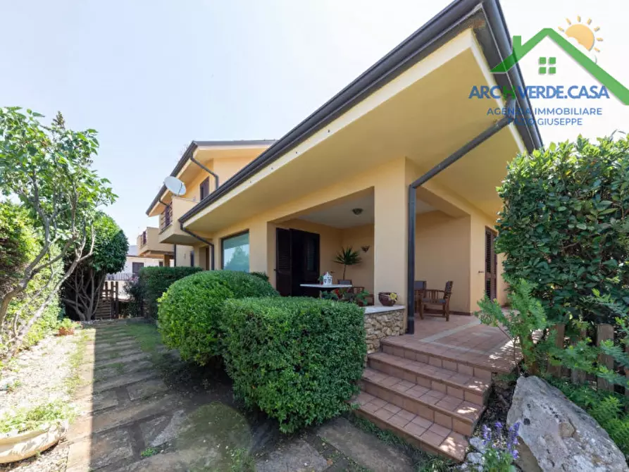 Immagine 2 di Villa in vendita  a Campobello Di Licata