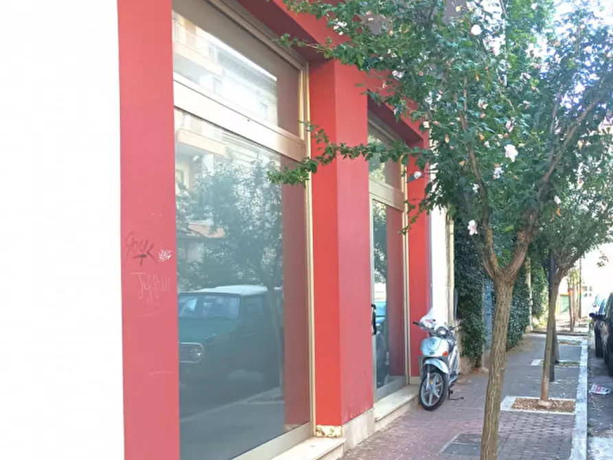 Immagine 3 di Negozio in affitto  in Via dei Marrucini a Pescara