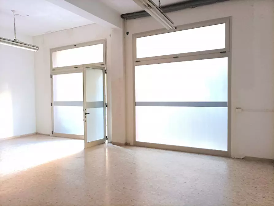 Immagine 6 di Negozio in affitto  in Via dei Marrucini a Pescara