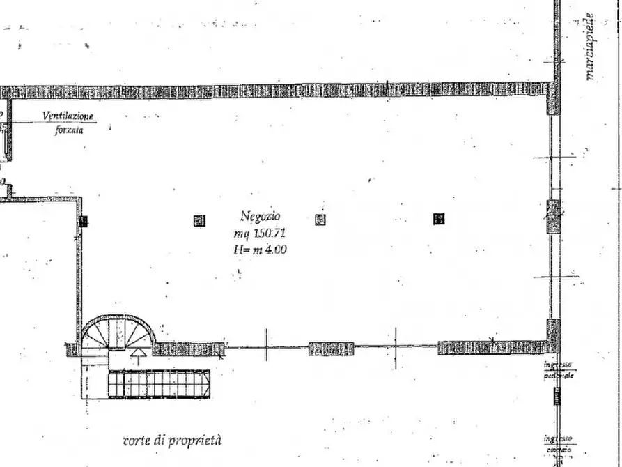 Immagine 19 di Negozio in affitto  in Via dei Marrucini a Pescara