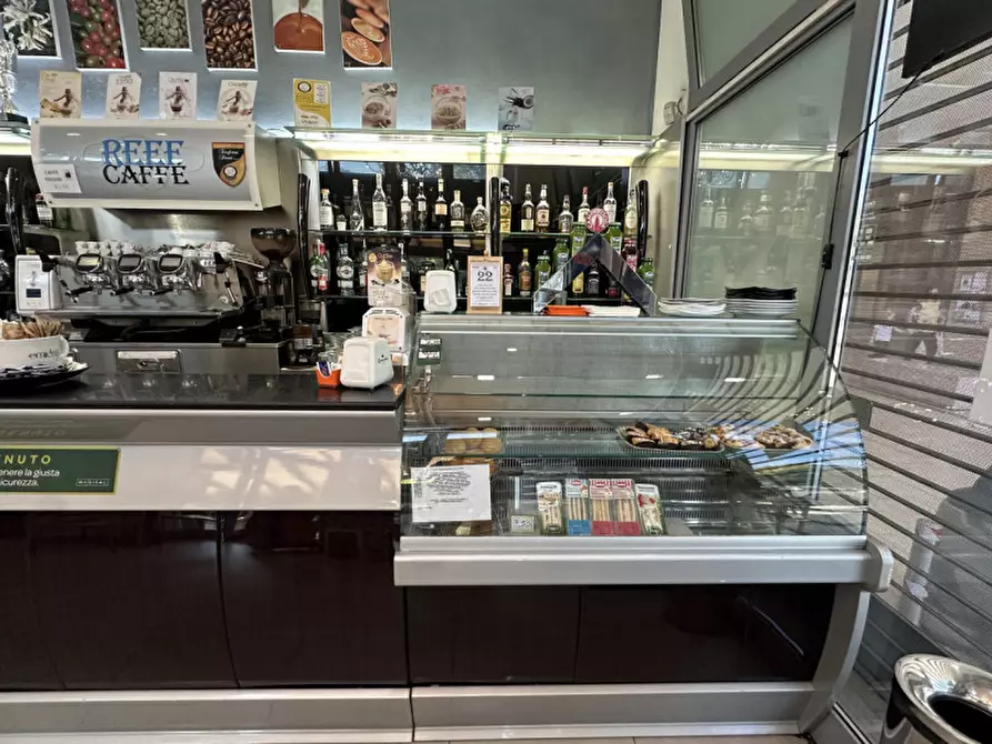 Immagine 4 di Attività commerciale in vendita  in piazza sandro pertini a Savignano Sul Rubicone