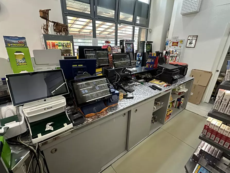 Immagine 7 di Attività commerciale in vendita  in piazza sandro pertini a Savignano Sul Rubicone