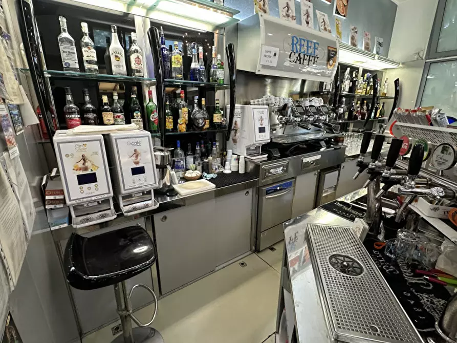 Immagine 9 di Attività commerciale in vendita  in piazza sandro pertini a Savignano Sul Rubicone