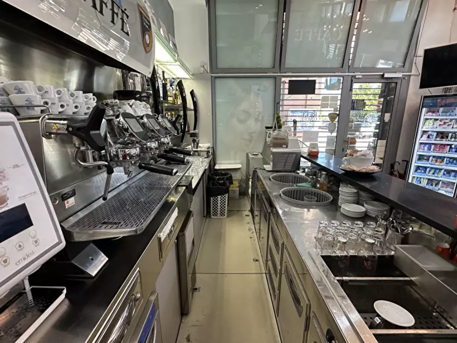 Immagine 10 di Attività commerciale in vendita  in piazza sandro pertini a Savignano Sul Rubicone