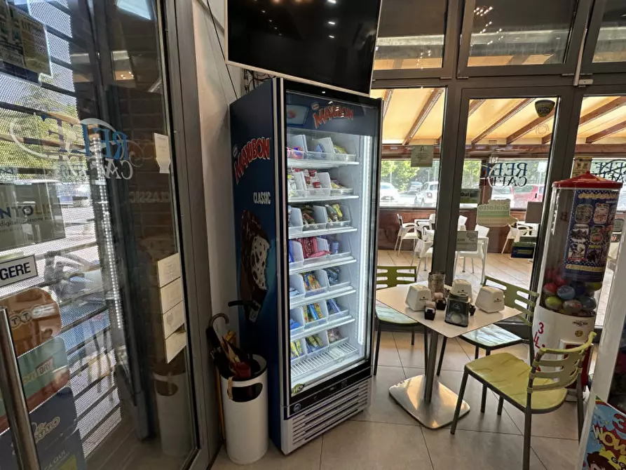 Immagine 12 di Attività commerciale in vendita  in piazza sandro pertini a Savignano Sul Rubicone