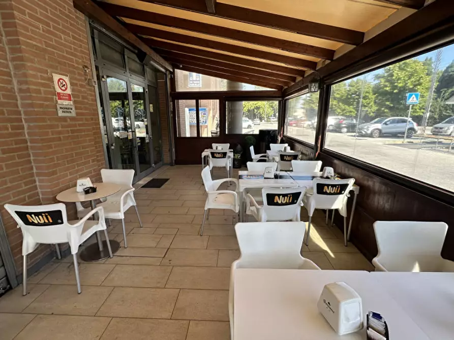 Immagine 14 di Attività commerciale in vendita  in piazza sandro pertini a Savignano Sul Rubicone