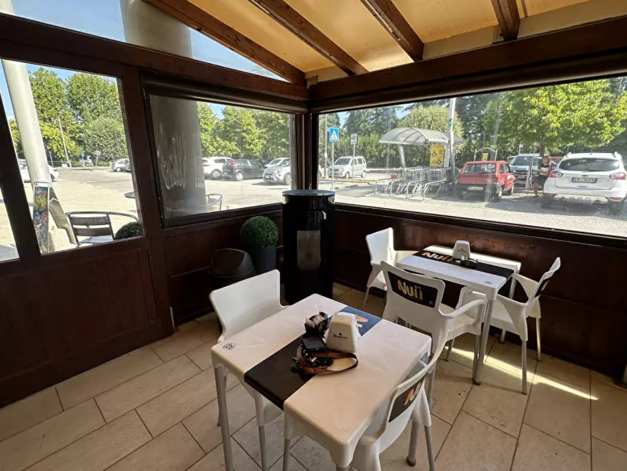 Immagine 15 di Attività commerciale in vendita  in piazza sandro pertini a Savignano Sul Rubicone