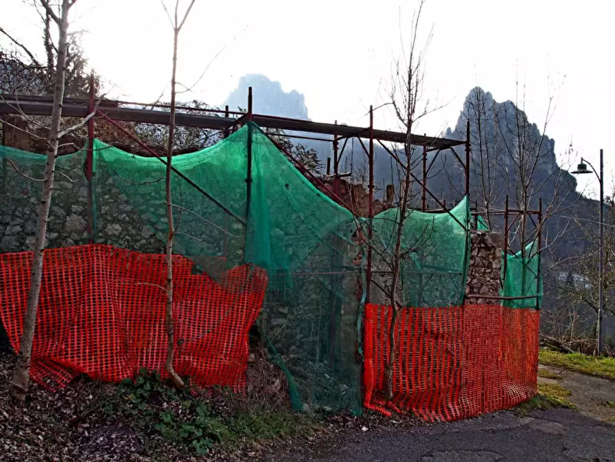 Immagine 10 di Palazzo in vendita  in Via Colle, 22, Frazione Santa Croce  - San Pellegrino Terme (BG) a Zogno