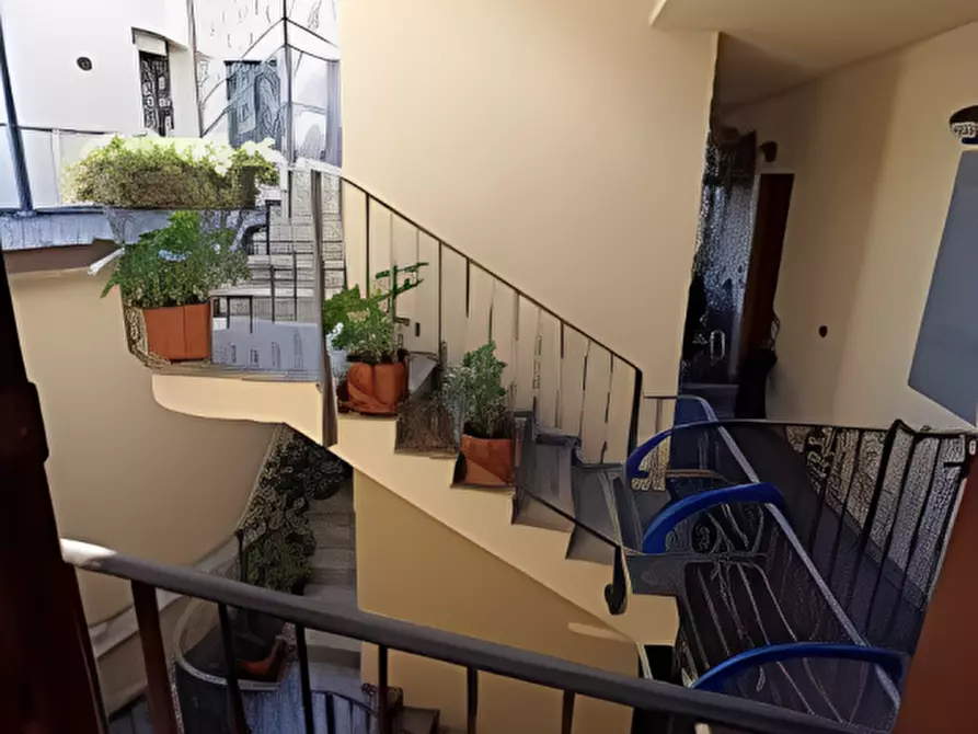 Immagine 8 di Appartamento in vendita  in Via S. Carlo, 45 a Verano Brianza