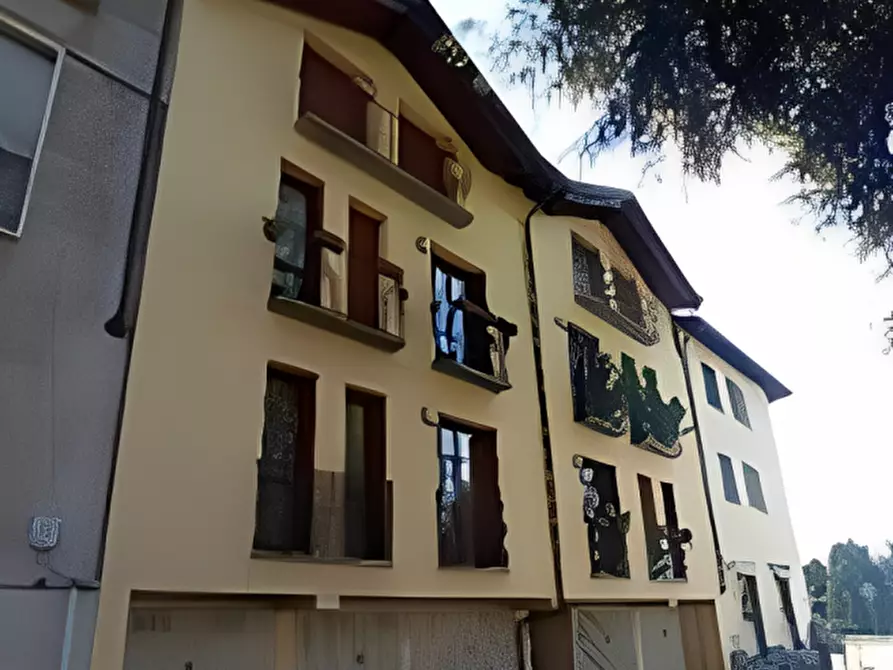 Immagine 12 di Appartamento in vendita  in Via S. Carlo, 45 a Verano Brianza