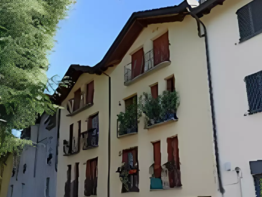 Immagine 13 di Appartamento in vendita  in Via S. Carlo, 45 a Verano Brianza