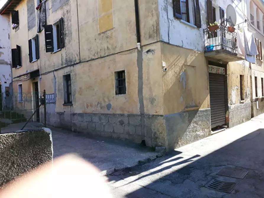 Immagine 2 di Appartamento in vendita  in Via Ventiquattro Maggio  18 - 21030 Cuveglio (VA) a Cuveglio