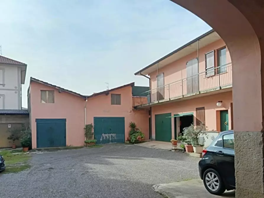 Immagine 5 di Appartamento in vendita  in Via San Francesco D'Assisi n 232 - 24033 Calusco d'Adda (BG) a Calusco D'adda