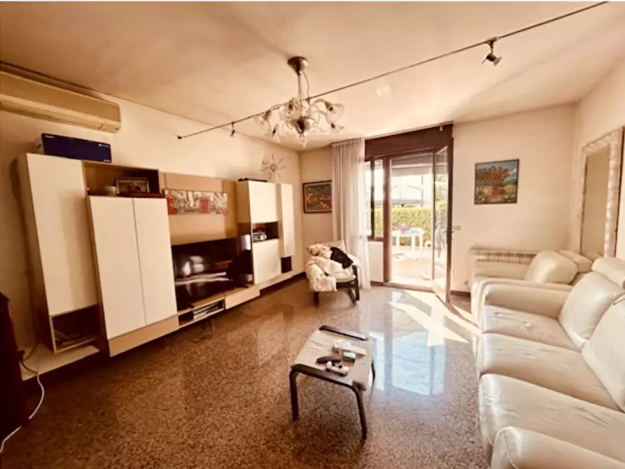 Immagine 1 di Casa bifamiliare in vendita  in Via Verdi a Castelfranco Veneto