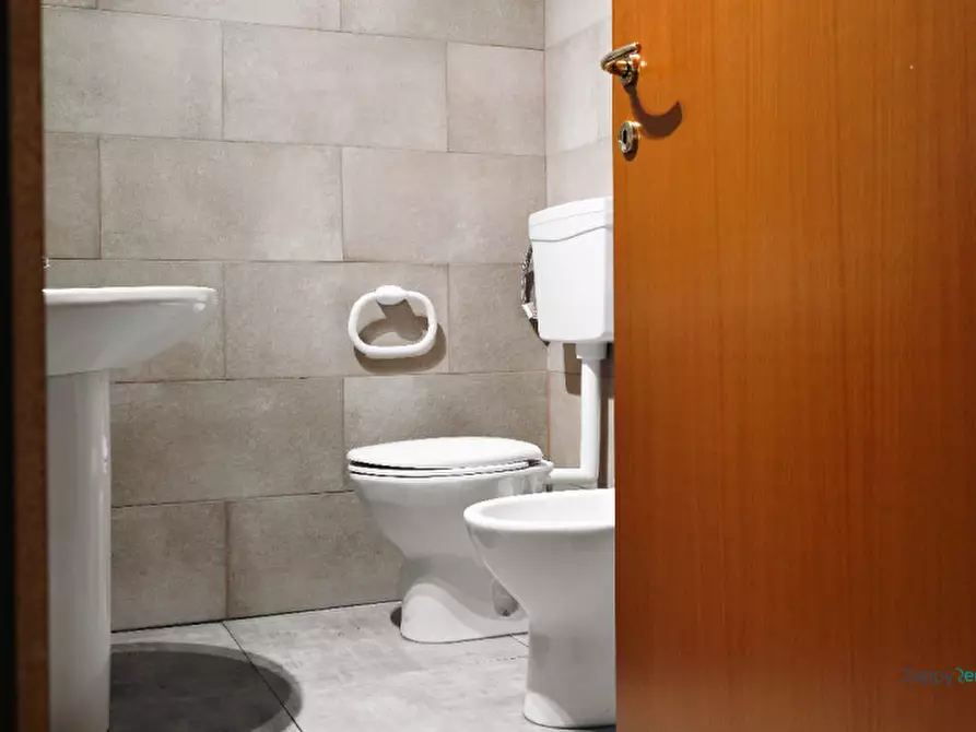 Immagine 18 di Camera in affitto  in Via San Giacomo a Bologna