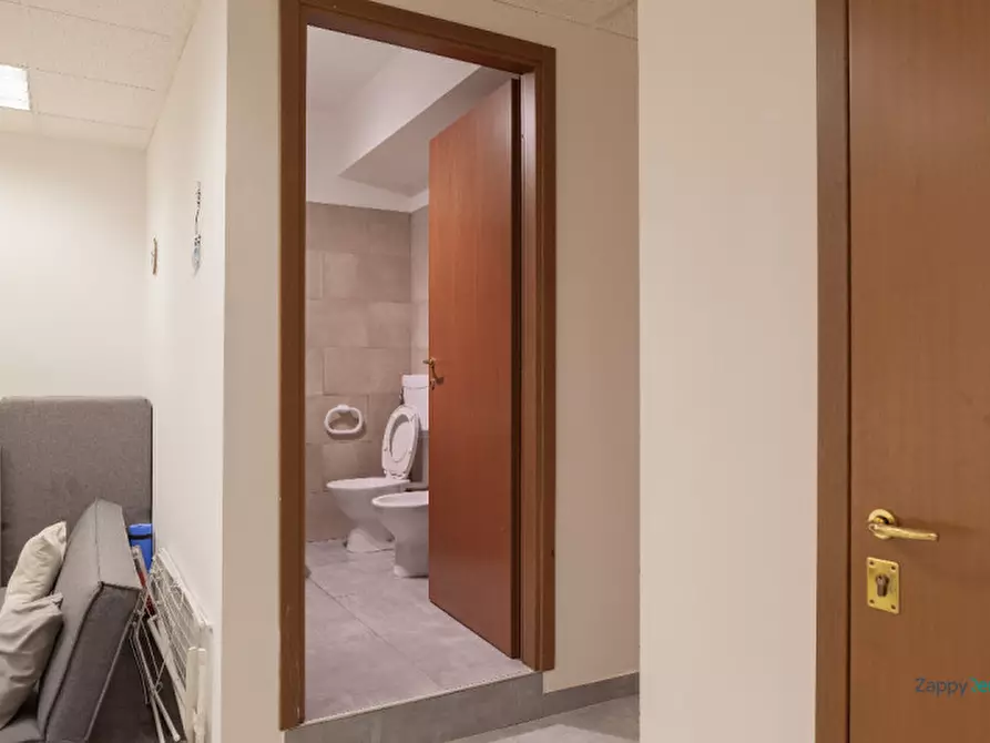 Immagine 12 di Camera in affitto  in Via San Giacomo a Bologna